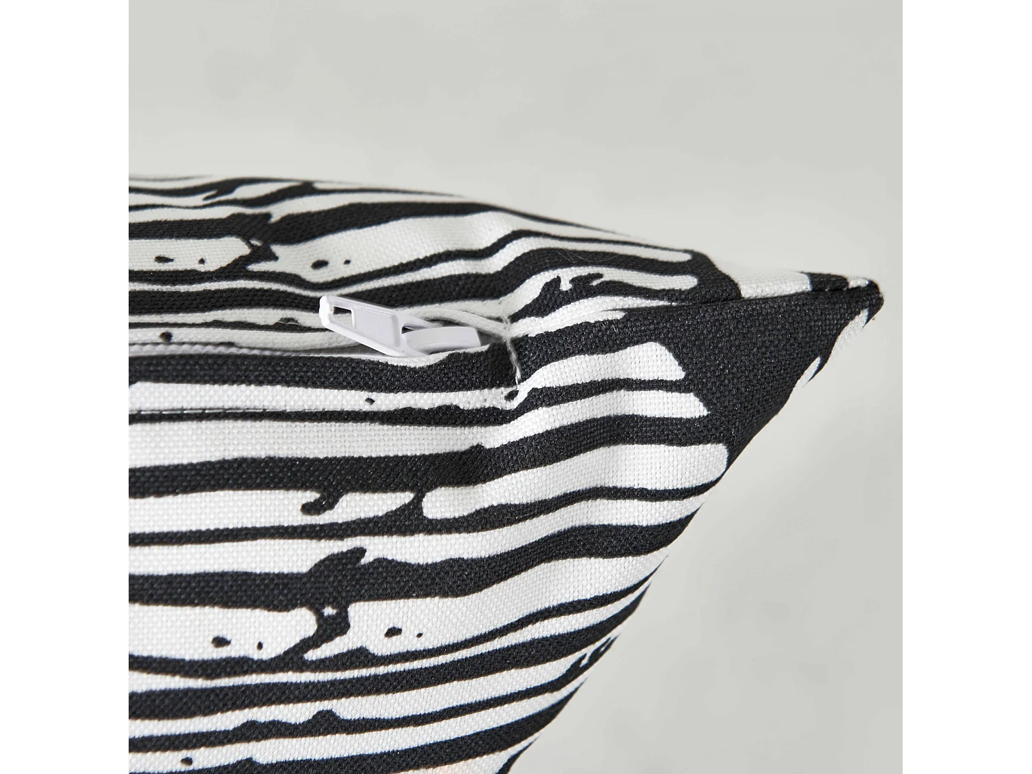 Lot de 2 coussins carrés polyester maasai 45x45x8 cm