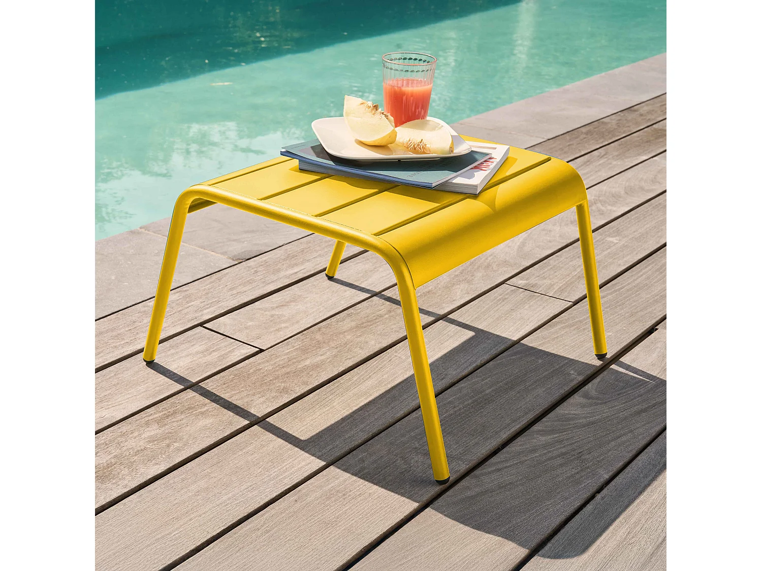 Repose pied en métal jaune - Palavas