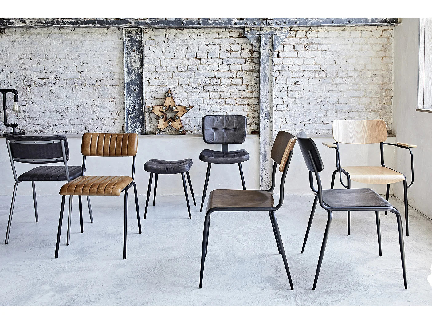 Chaise en bois noir Écolier