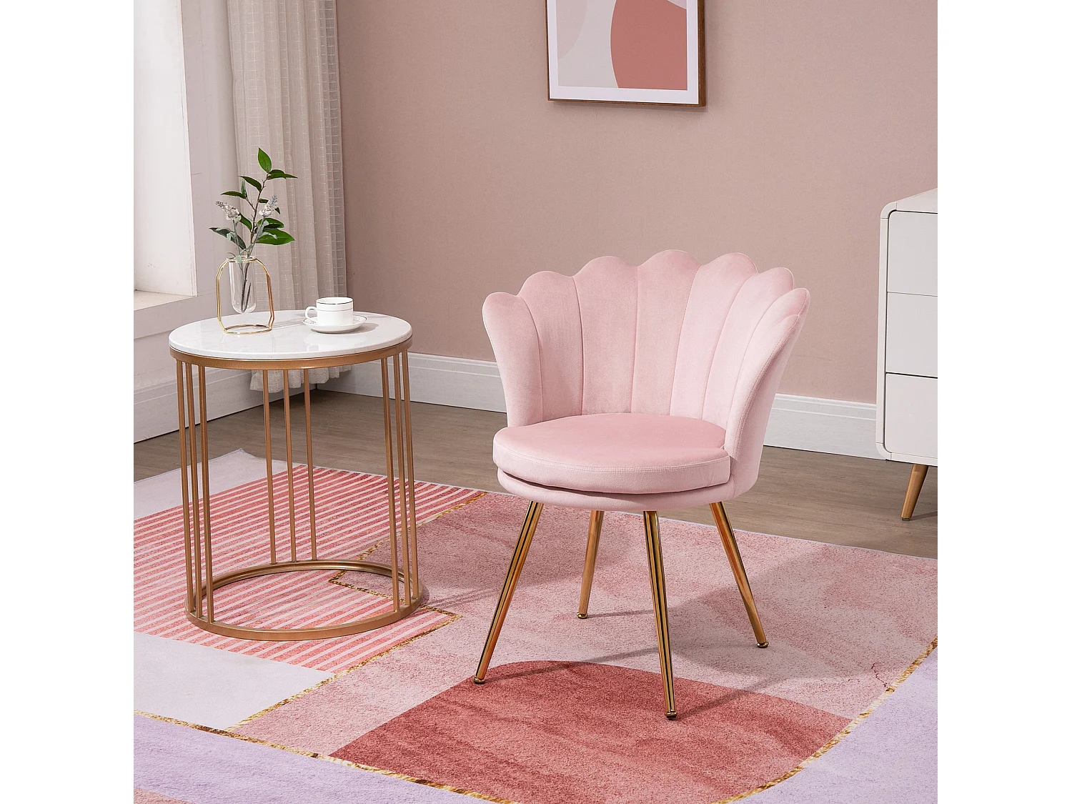 Chaise coquillage chaise design pieds métal dorés effilés velours rose poudré