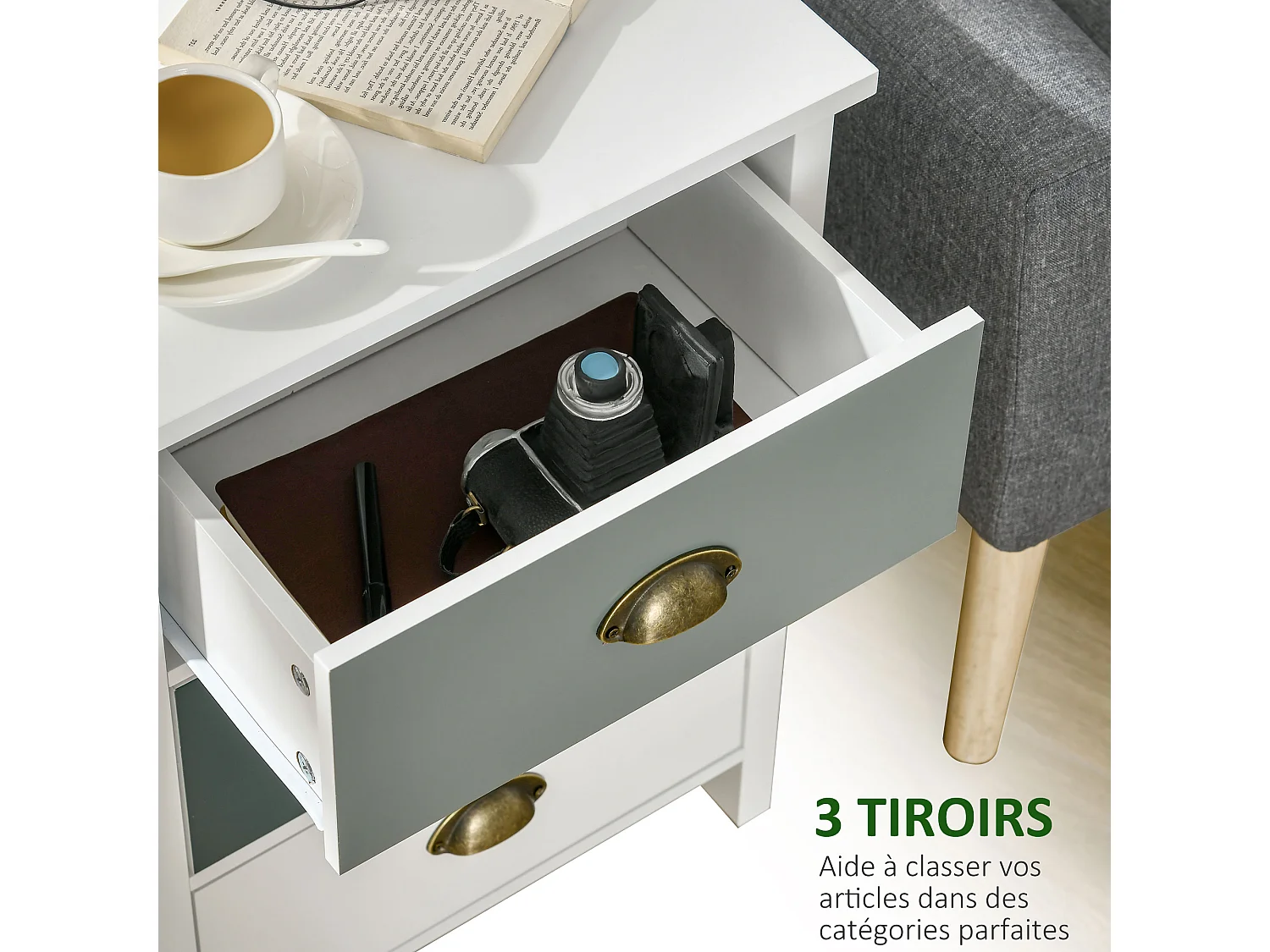 Chevet table de nuit 3 tiroirs style néo-rétro dim. 45L x 30l x 61H cm poignées coquilles MDF blanc bleu gris