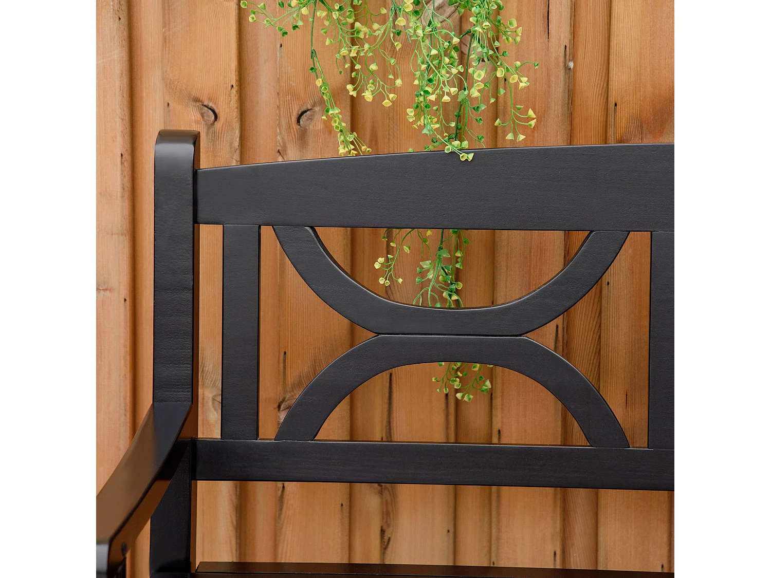 Banc de jardin 2 places style colonial dim. 123L x 61l x 89.5H cm assise à lattes dossier ajouré motif tribal bois peuplier noir