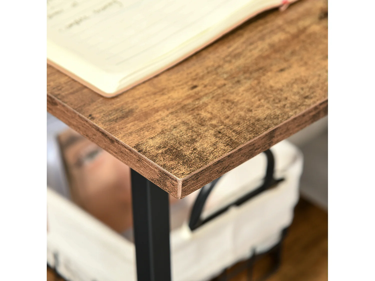 Bureau informatique design industriel 2 étagères panneaux particules aspect vieux bois acier noir