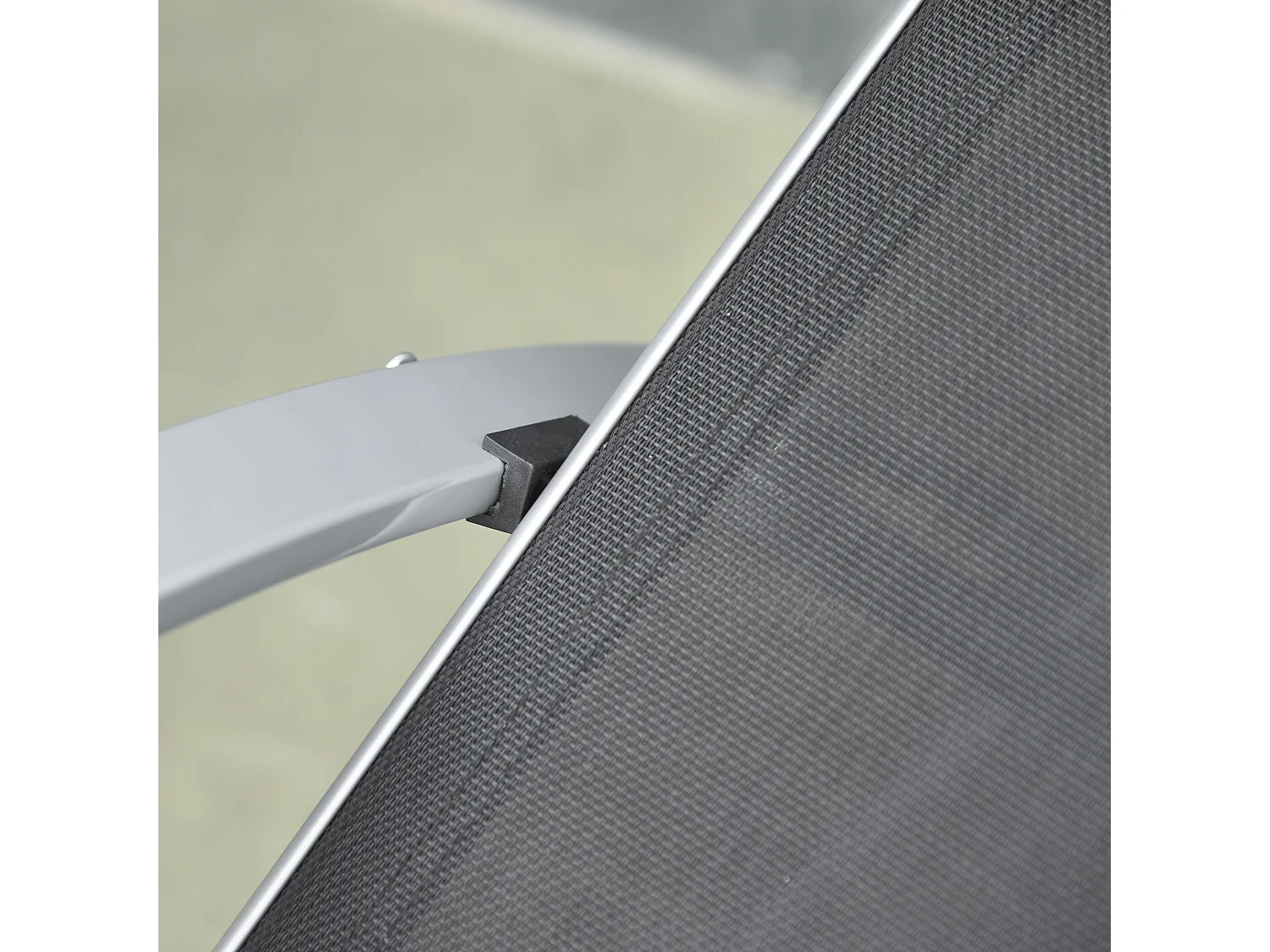 Lot de 2 bains de soleil design contemporain table basse plateau verre trempé métal époxy textilène gris foncé