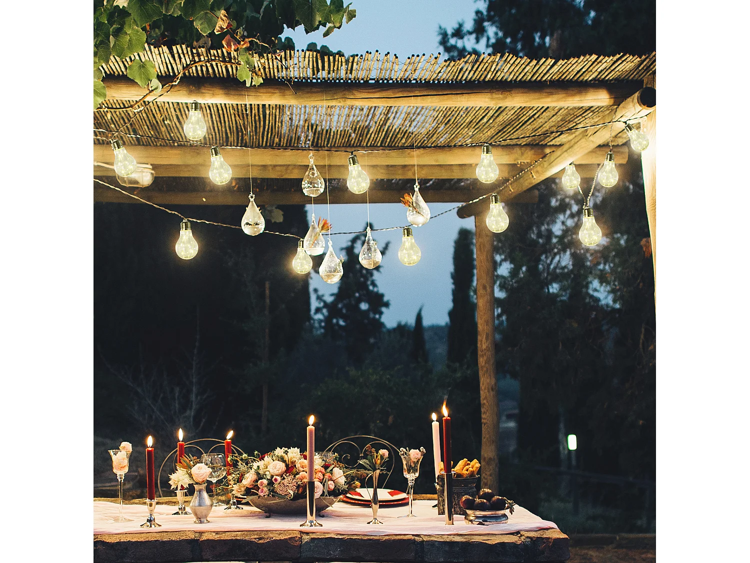 Guirlandes lumineuses solaires extérieures - lot de 2 pièces - total 20 ampoules LED blanc chaud - longueur totale 3,8 m - norme IP44