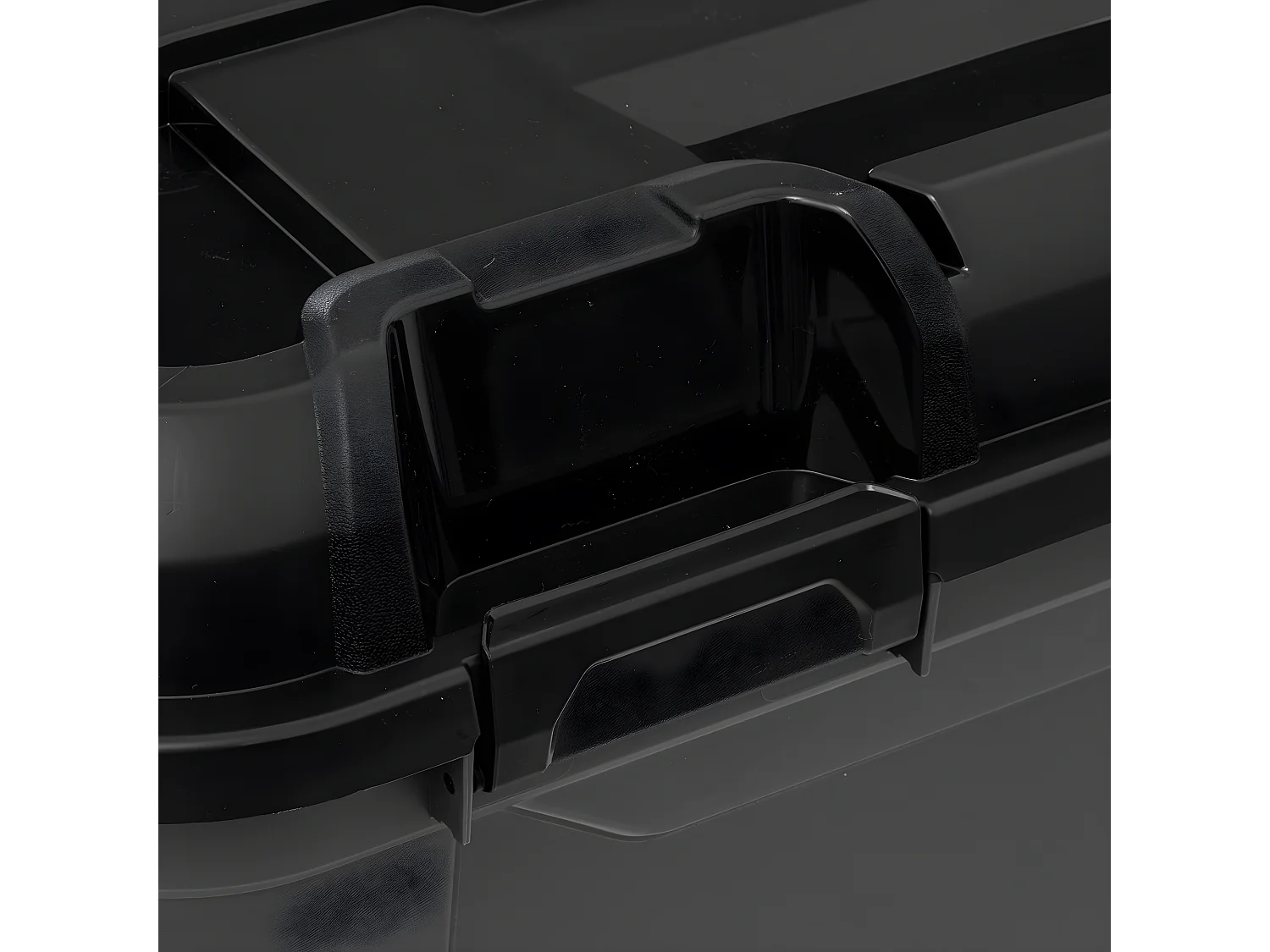 Boîte de rangement en polypropylène noir 160L avec roues et fermeture à clip