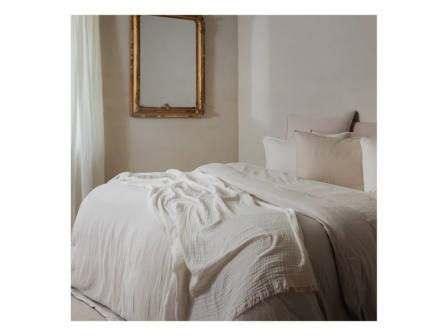 Parure de lit 3 pièces 260x240 cm et 50x70 cm mousseline de coton MILOS beige ficelle