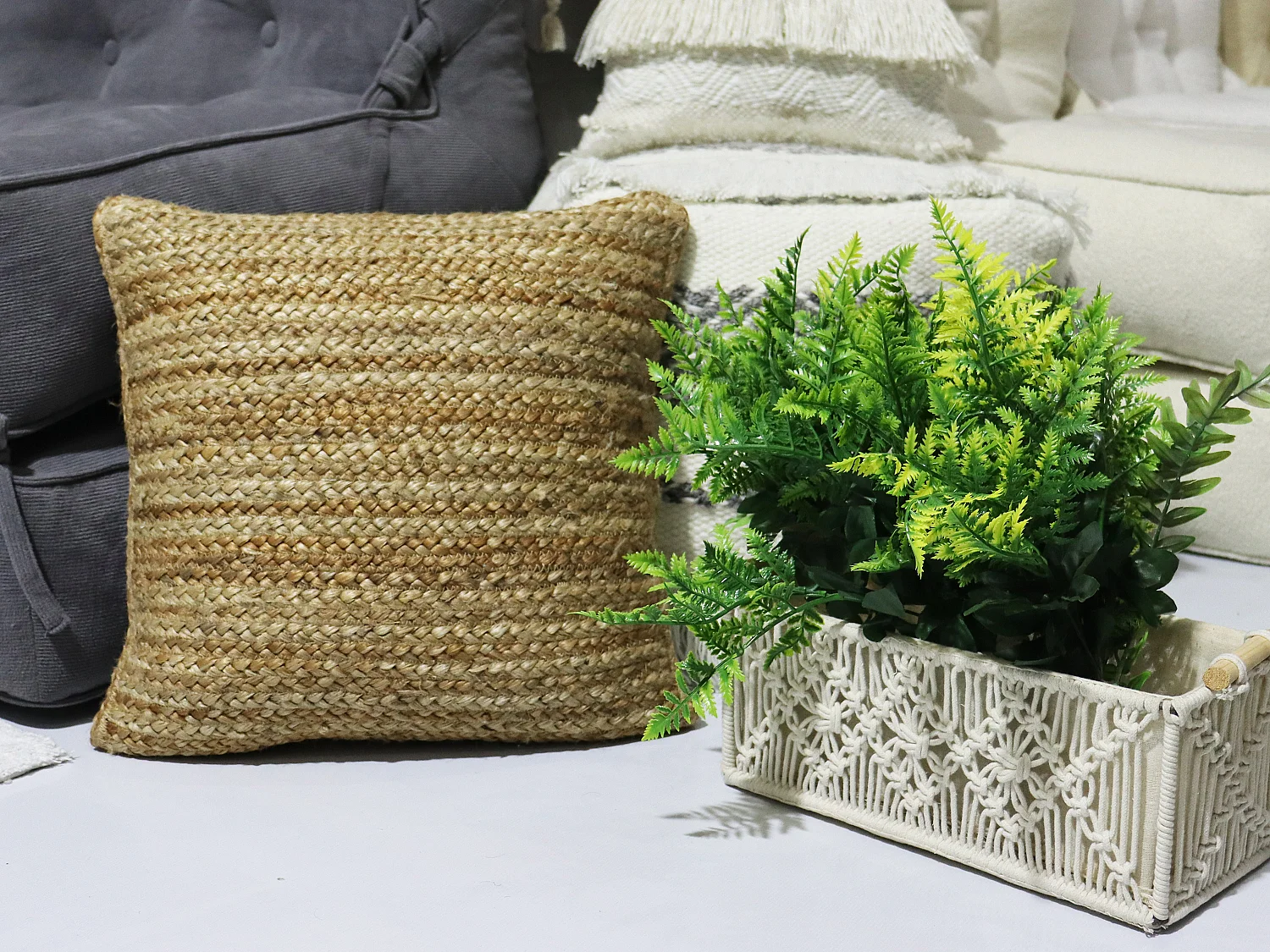 Almofada trançada 100% juta 60x60 cm cor natural - ZAMBAI