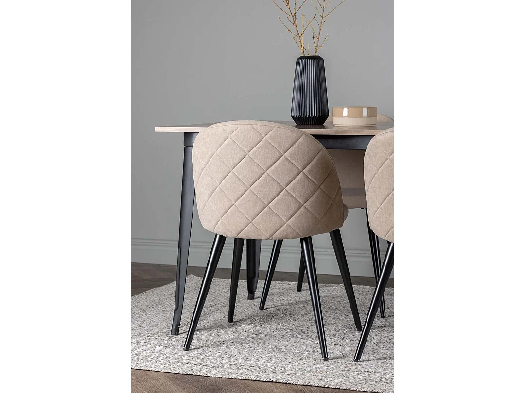 Tempe ensemble pour salle à manger table noyer décor et 4 Velvet chaises beige.