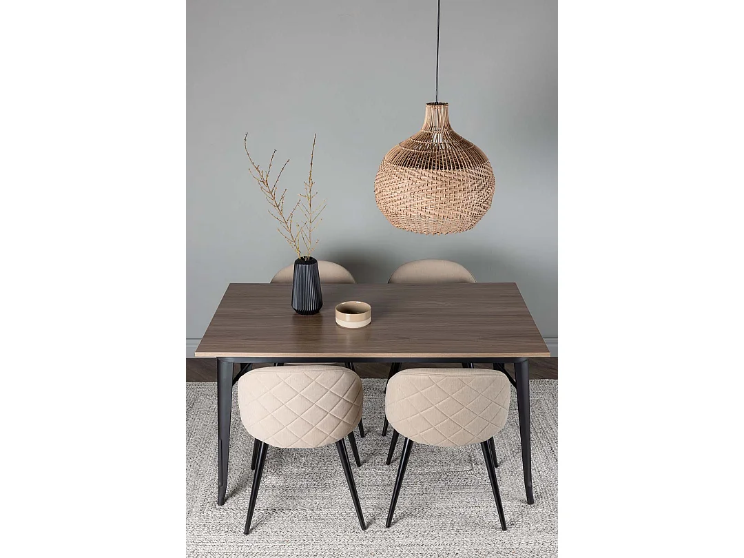 Tempe ensemble pour salle à manger table noyer décor et 4 Velvet chaises beige.