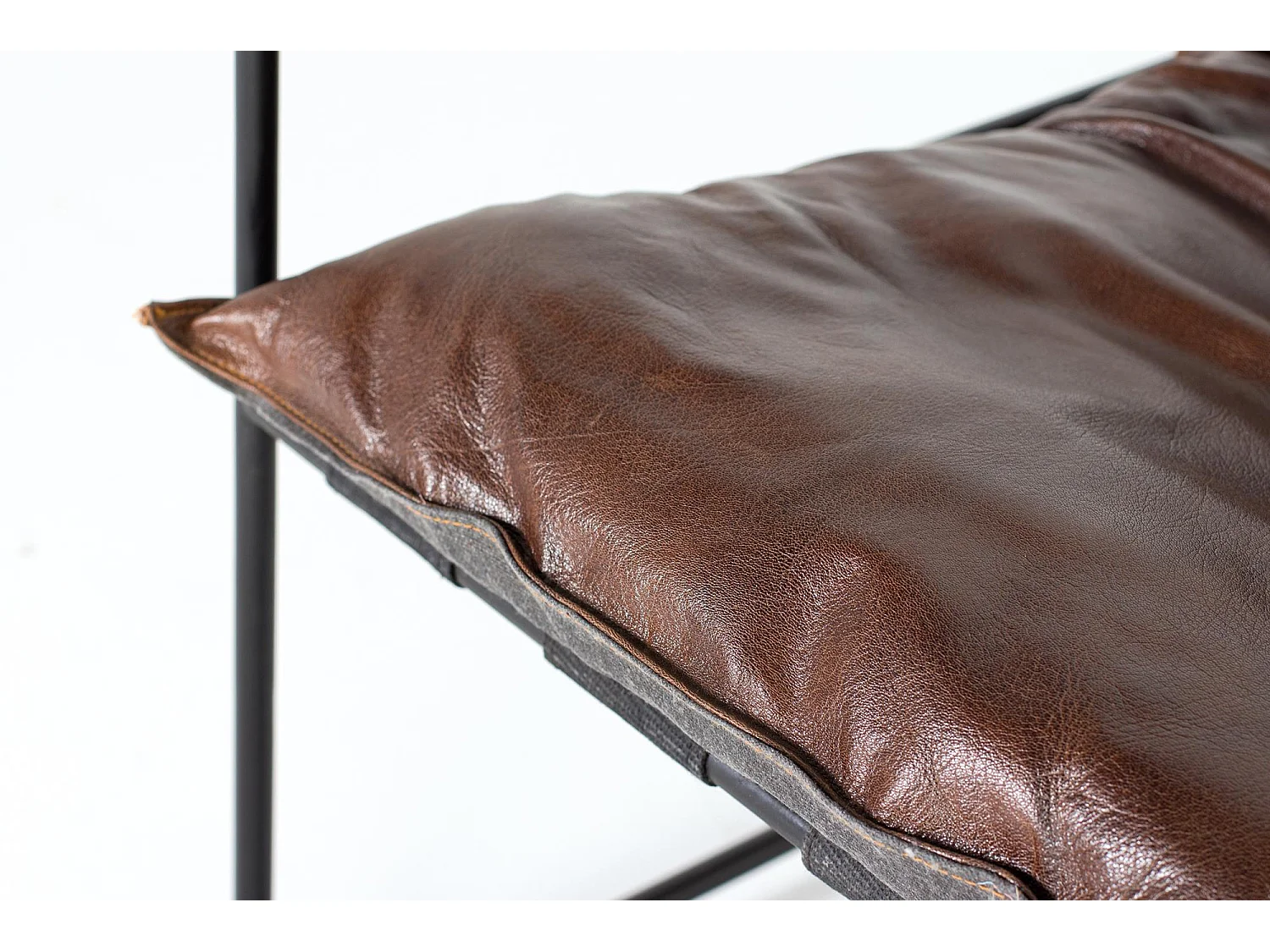 Fauteuil cuir marron et métal