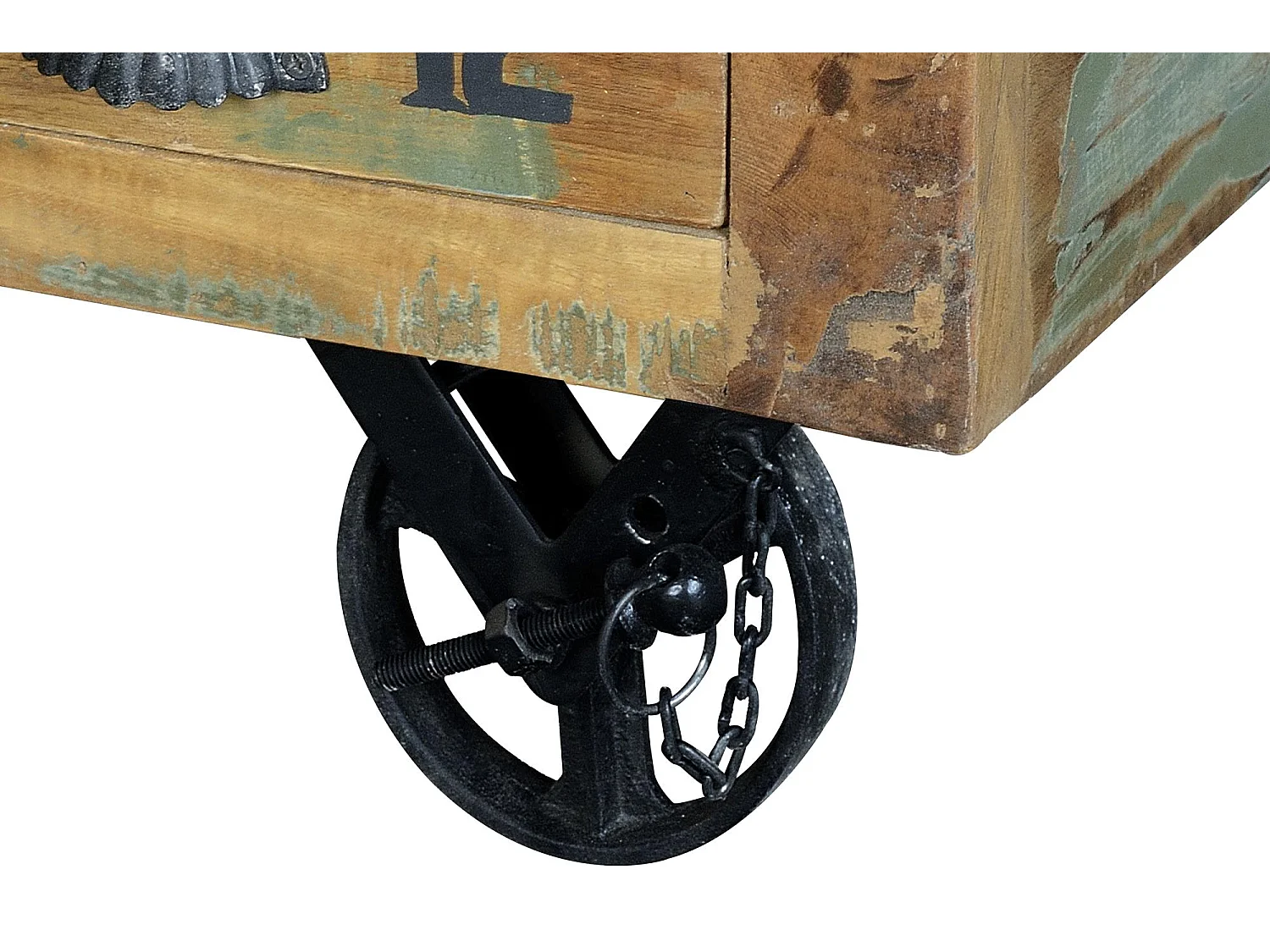 Base da mesa em madeira reciclada e roletas de metal multicoloridas.