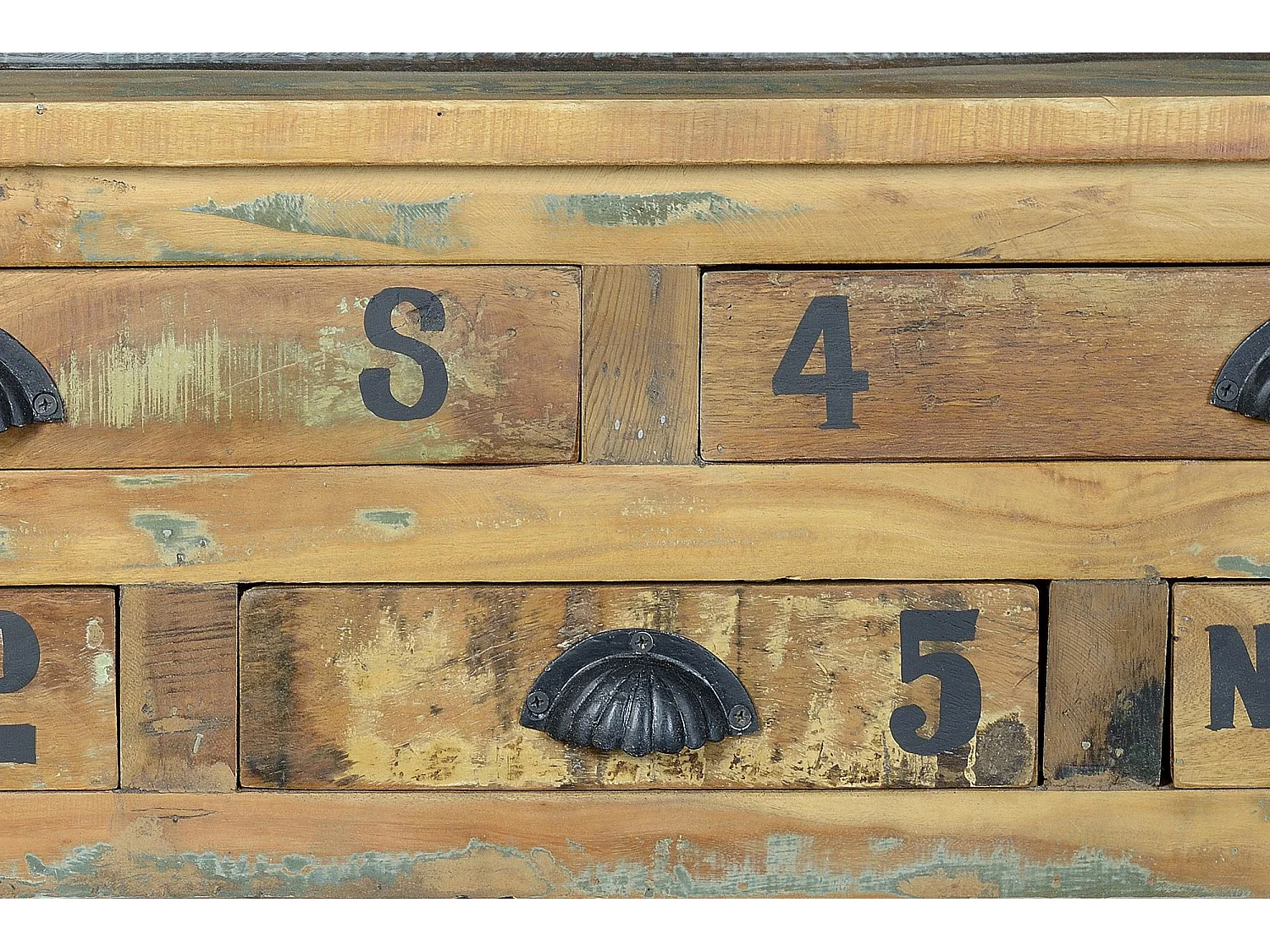 Tafelonderstel van gerecycled hout en veelkleurige metalen roulettes