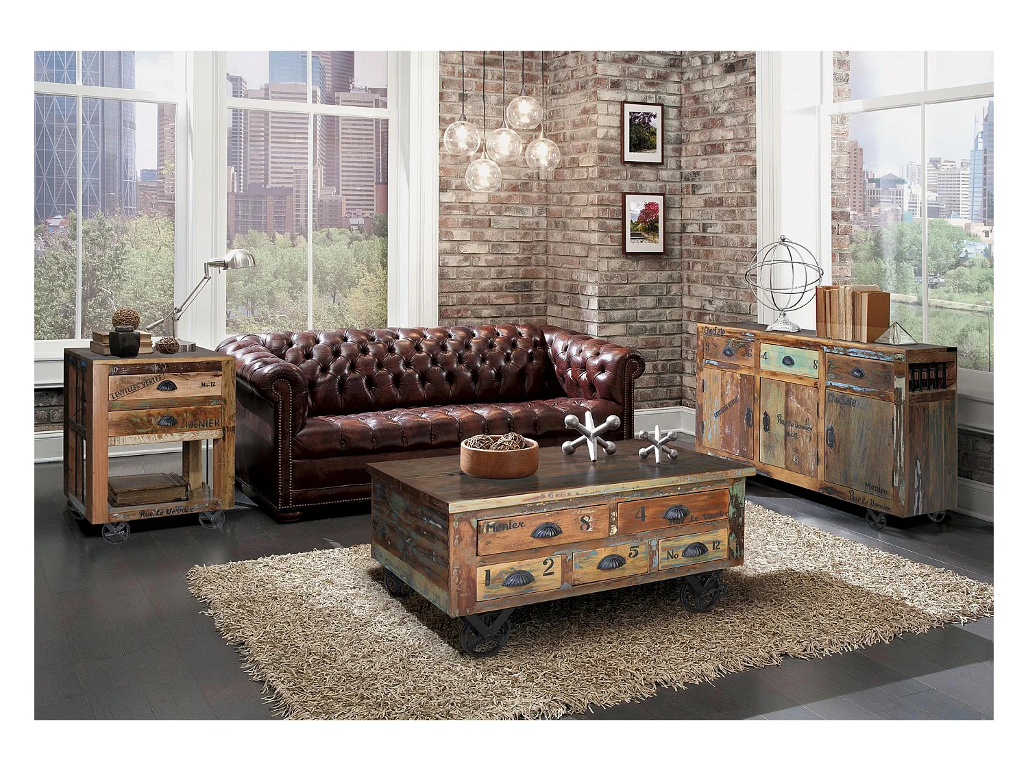 Table basse en bois recyclé multicolore