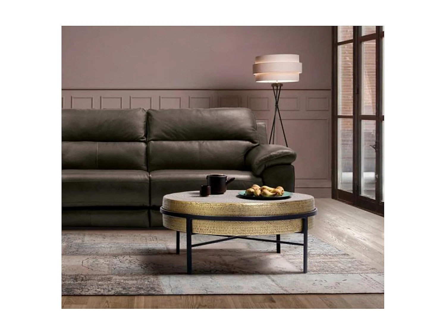 Table basse avec plateau en bronze et pieds en métal noir