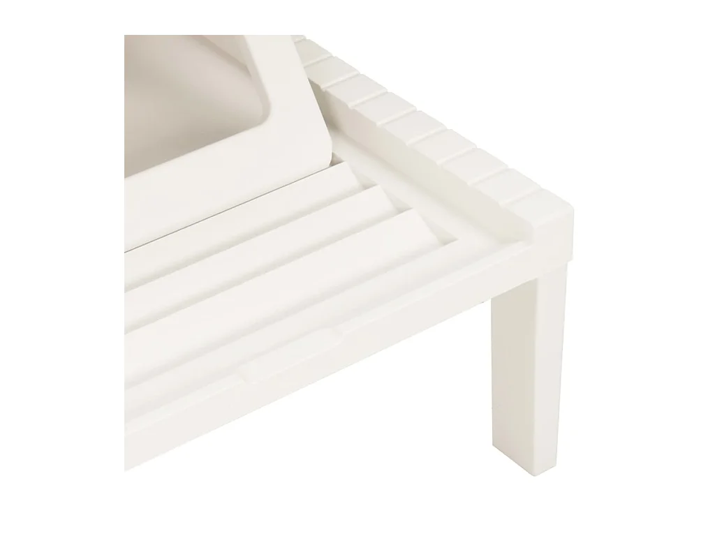 Tumbona de plástico blanco