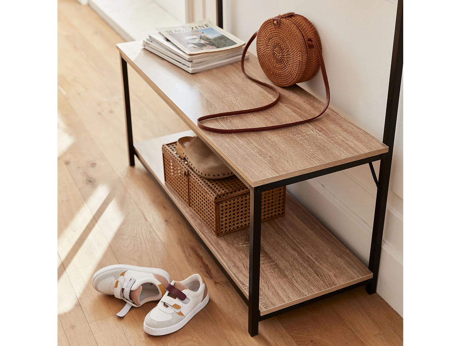 Mobile da corridoio in metallo e legno con 2 livelli e 7 ganci, legno