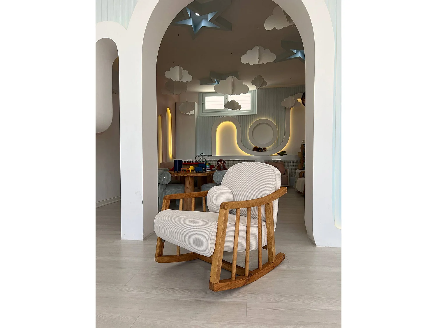 Eleganter Sessel, Weiß, 72 x 60 x 52 cm | Rahmen aus 100 % Weißbuchenholz, Stoff aus 100 % Polyester | Bequeme Schaumstoffpolsterung, perfek