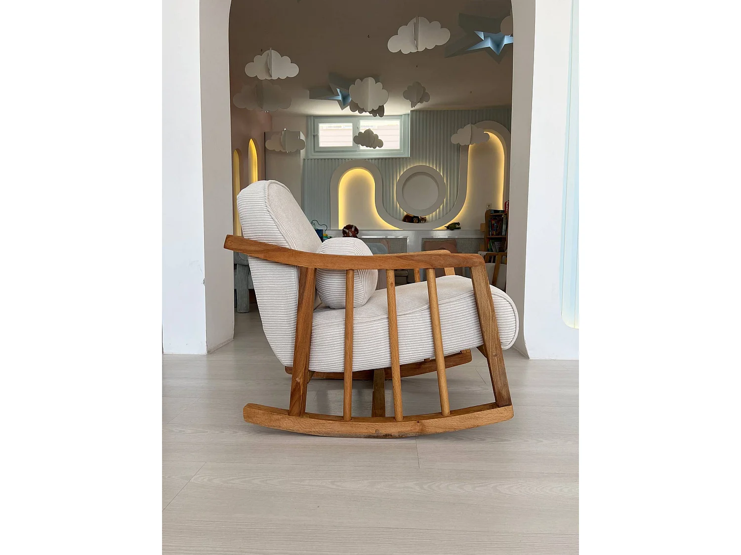 Eleganter Sessel, Weiß, 72 x 60 x 52 cm | Rahmen aus 100 % Weißbuchenholz, Stoff aus 100 % Polyester | Bequeme Schaumstoffpolsterung, perfek