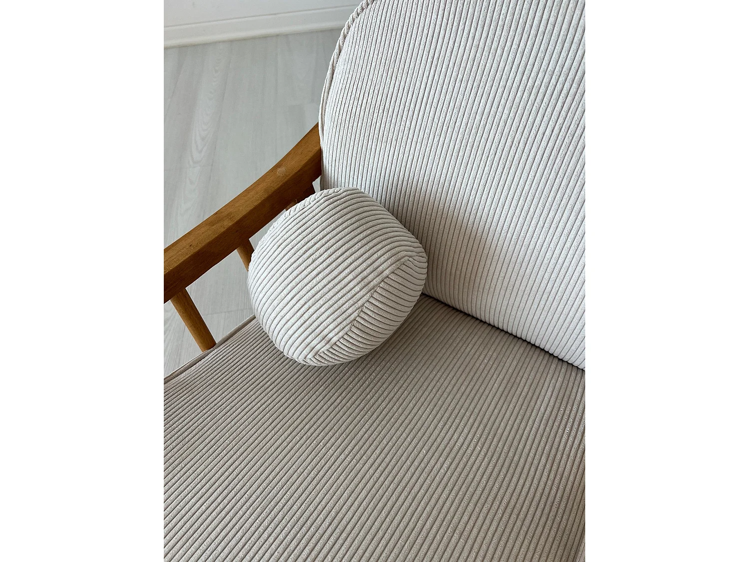 Eleganter Sessel, Weiß, 72 x 60 x 52 cm | Rahmen aus 100 % Weißbuchenholz, Stoff aus 100 % Polyester | Bequeme Schaumstoffpolsterung, perfek