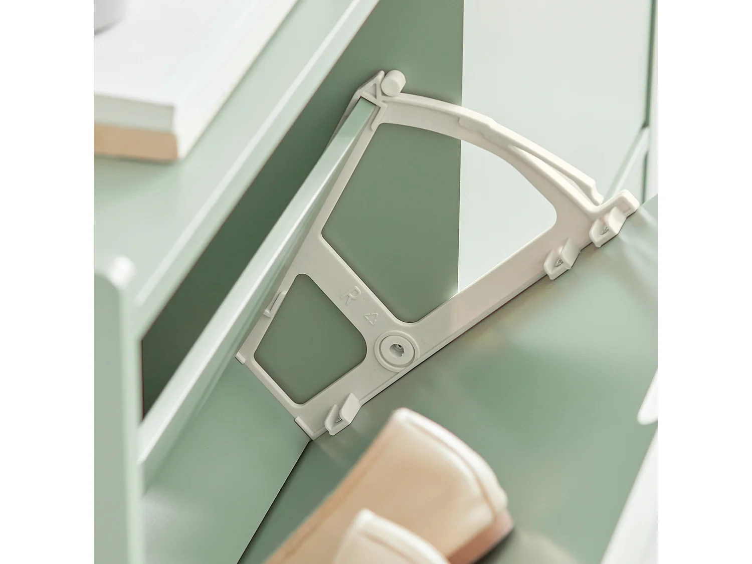 Szafka na buty z 4 drzwiami FSR100-GR