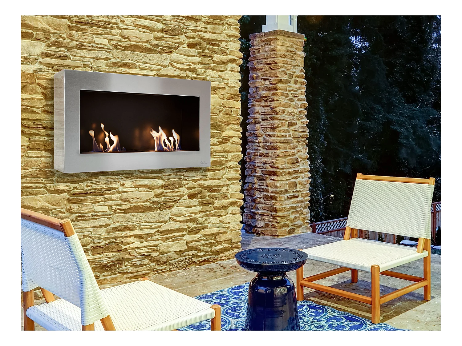 Cheminée murale à l'éthanol à double flamme en acier de grande largeur