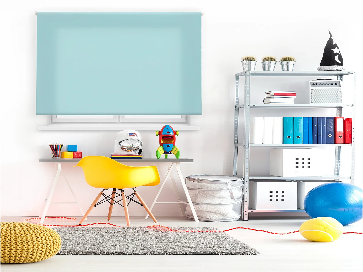 Cortina de rolo translúcido com trama simples e corrente manual