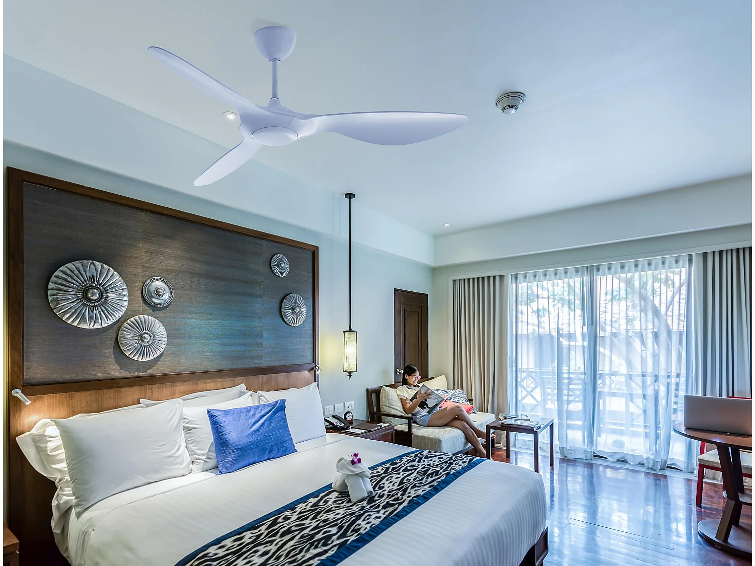 Plafondventilator ø132 cm met LED en Wifi Omkeerbaar Hypersilence