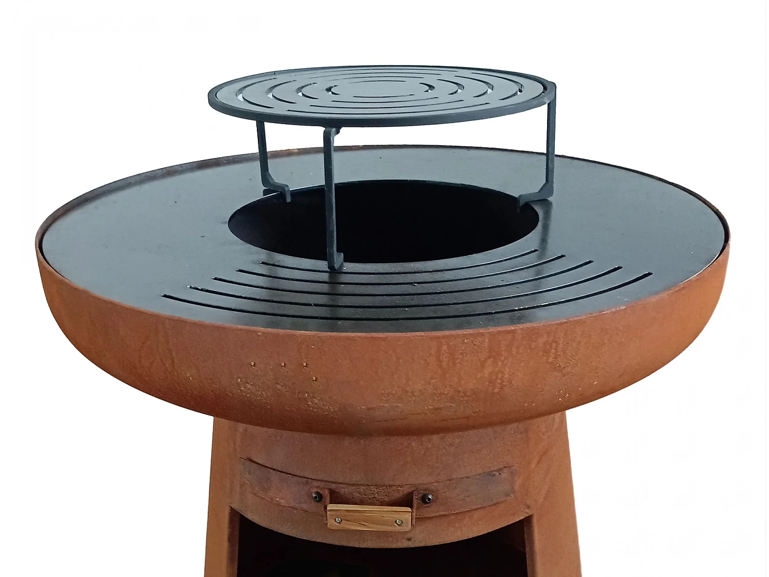 Barbecue rond avec plaque d'acier ronde et grille