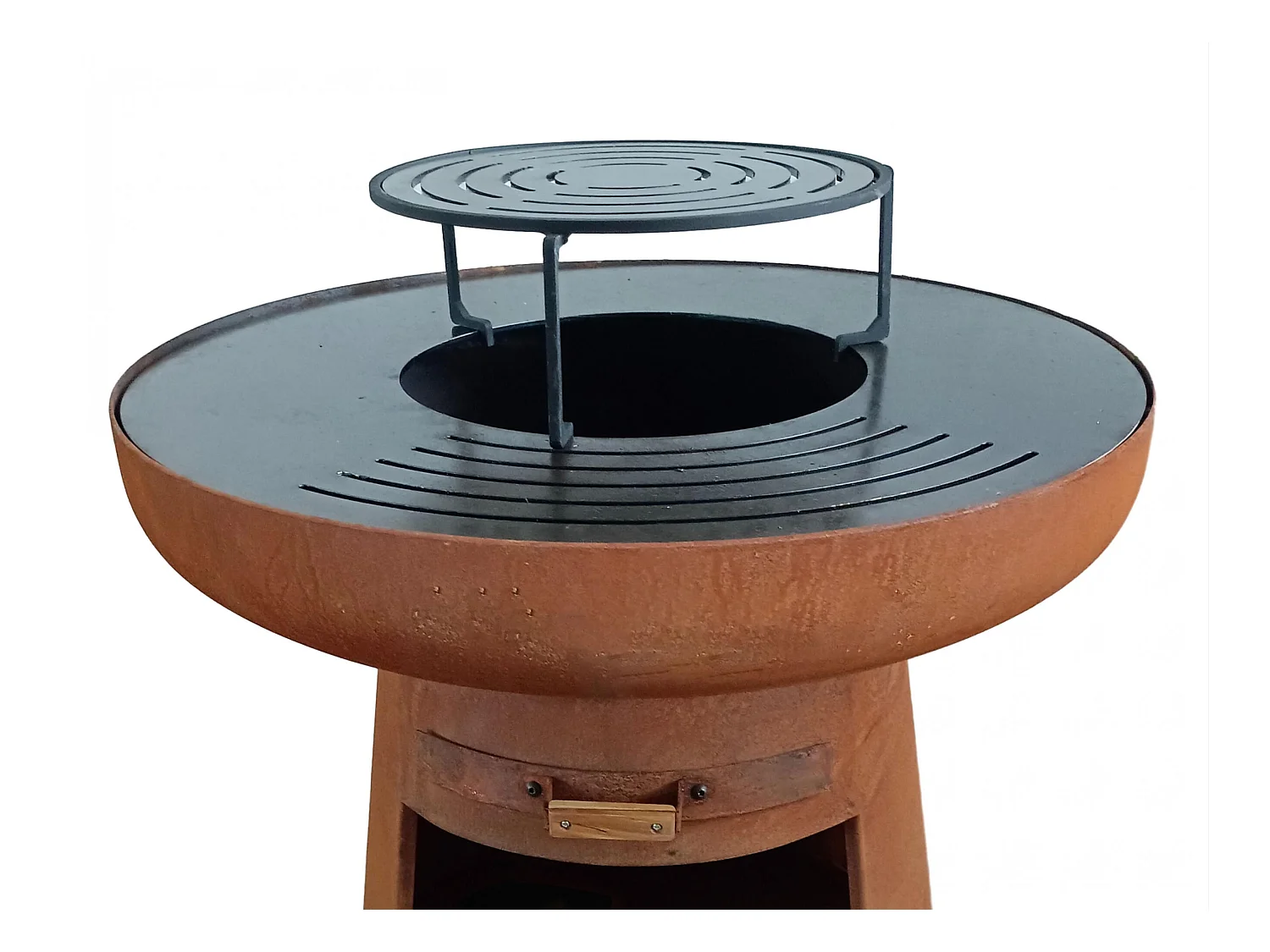 Barbecue rond avec plaque d'acier ronde et grille