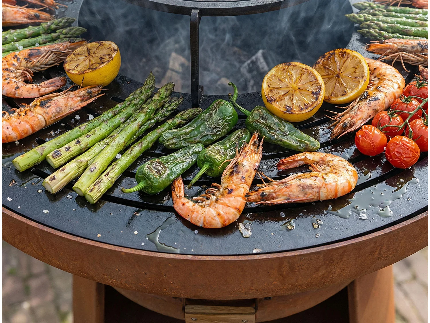 Barbecue rond avec plaque d'acier ronde et grille