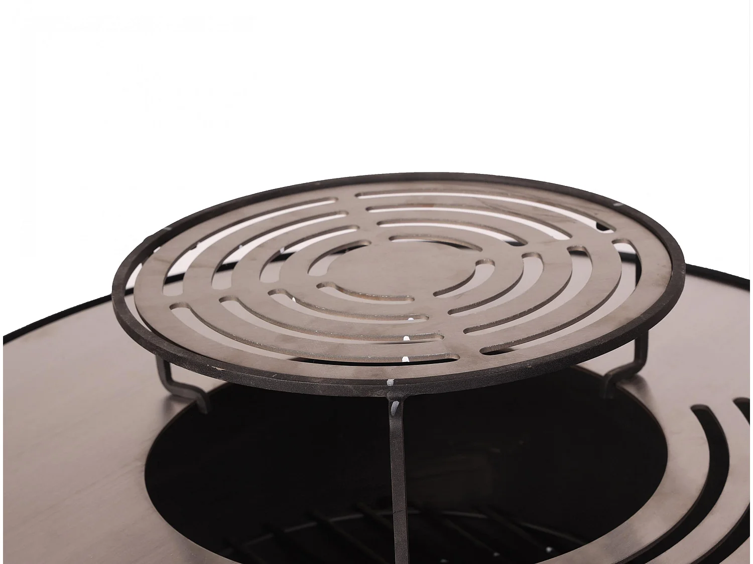 Ronde barbecue met ronde staalplaat en grill