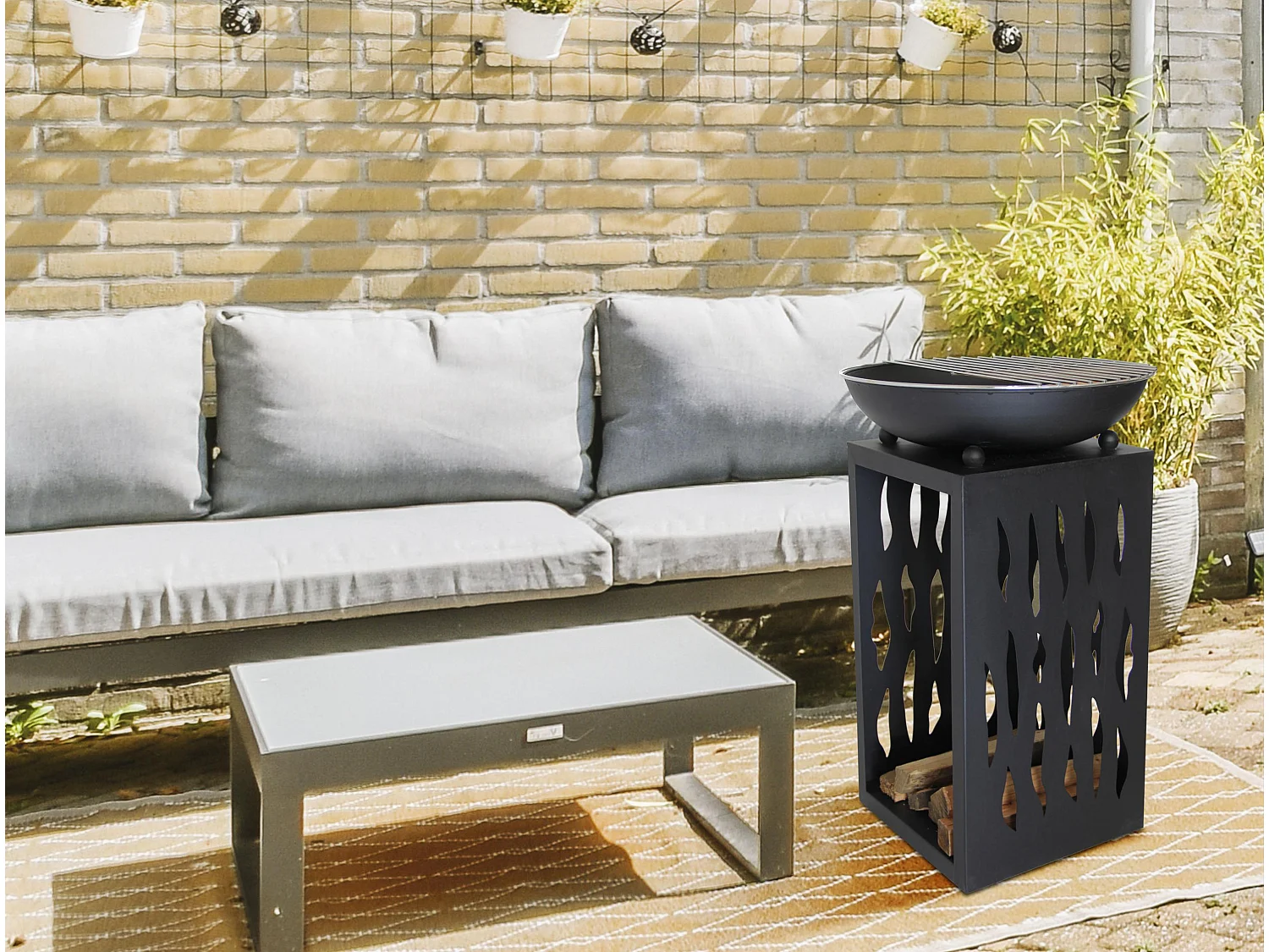 Elegante griglia in acciaio cromato nero