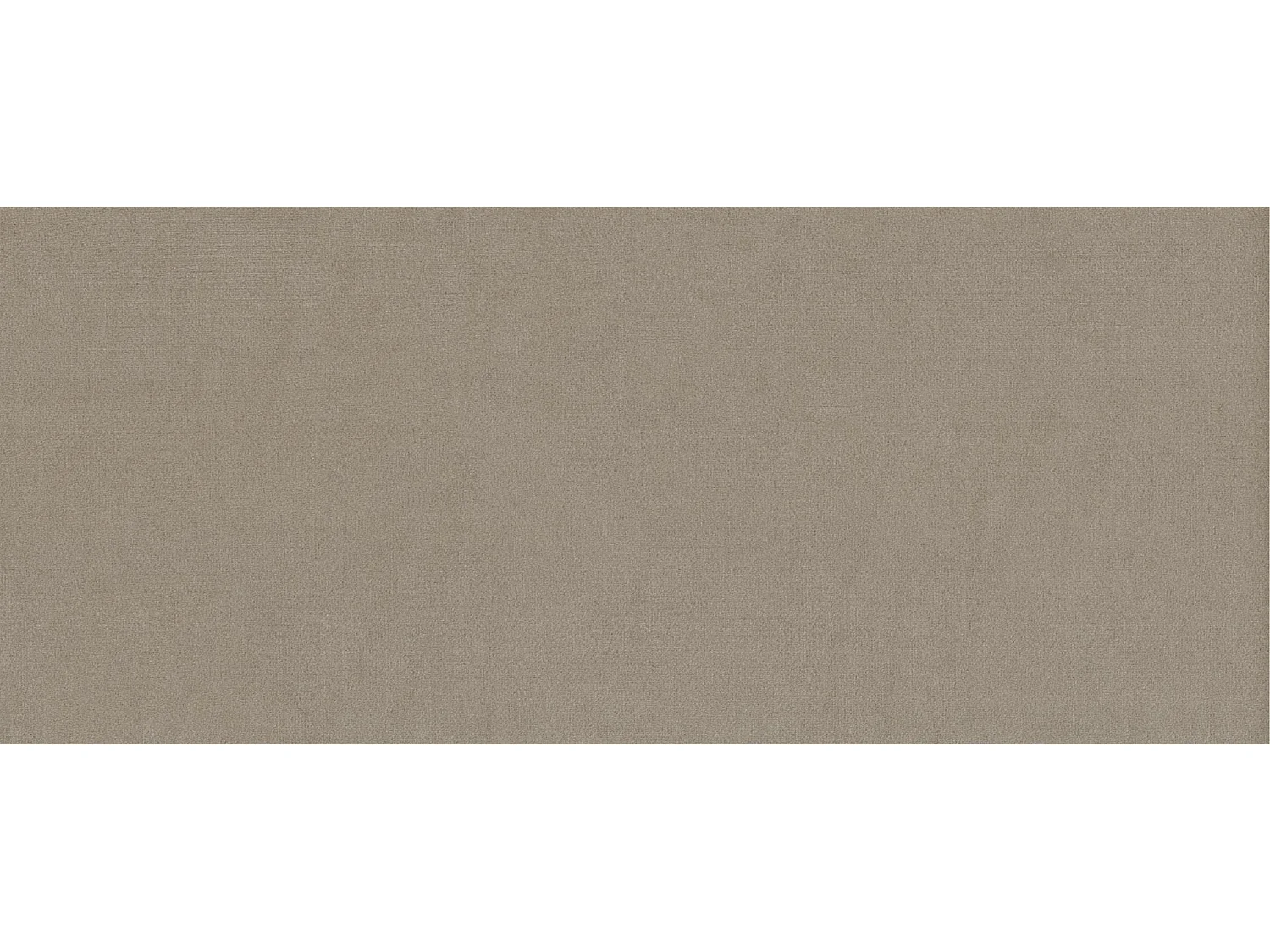 Celeste 2-Sitzer Chesterfield Sofa mit Silber Metall Füßen