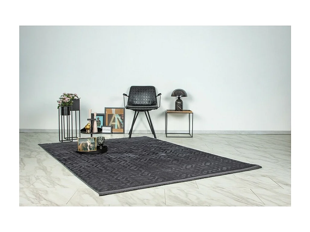 Tapis 160x120cm, design D012A coloris graphite - Confort et élégance pour votre intérieur