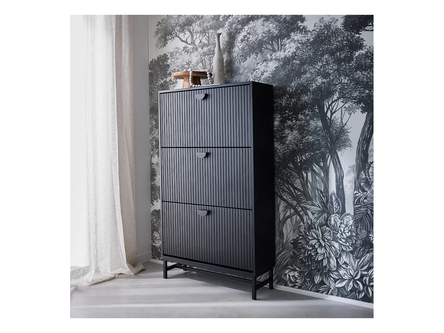 Meuble à chaussures 3 portes décor bois rainuré noir style contemporain 18 paires