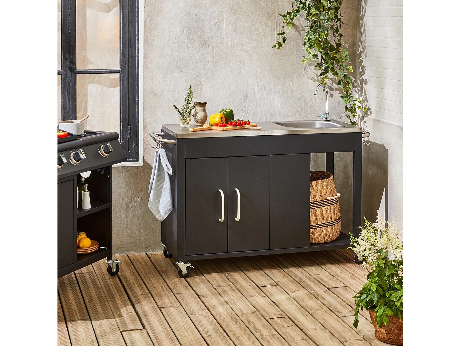 Cucina da esterno in acciaio, nero