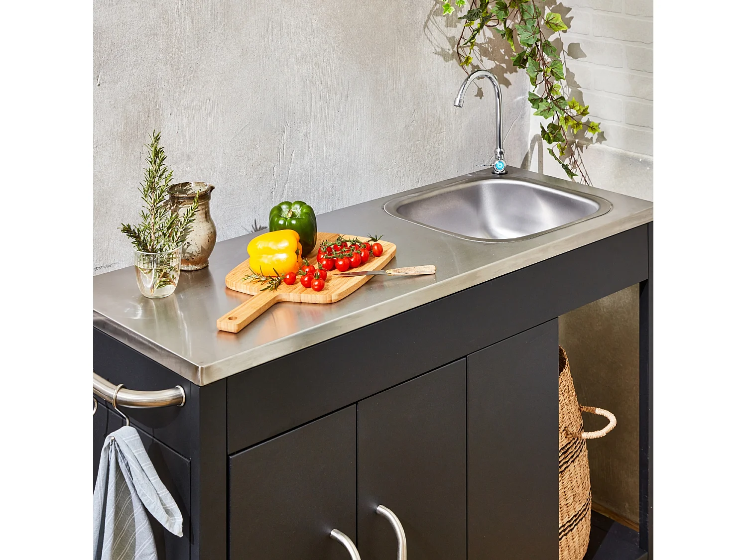 Cucina da esterno in acciaio, nero