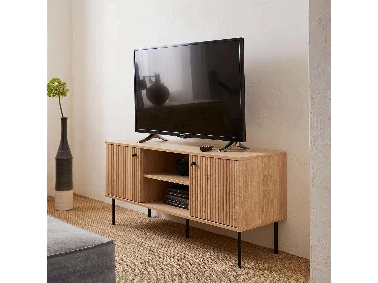 Mueble tv con decoración de madera acanalada, 120cm natural