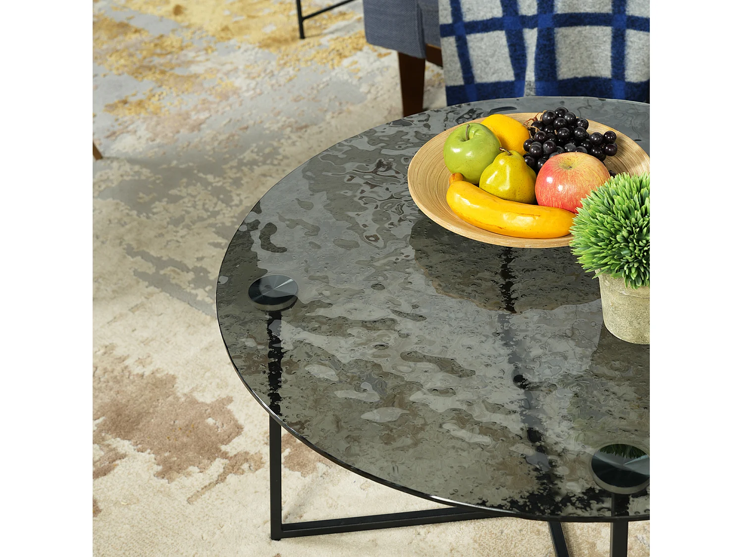 Table basse ronde en verre artisanal thermofusible noir et métal noir 80*80*45cm