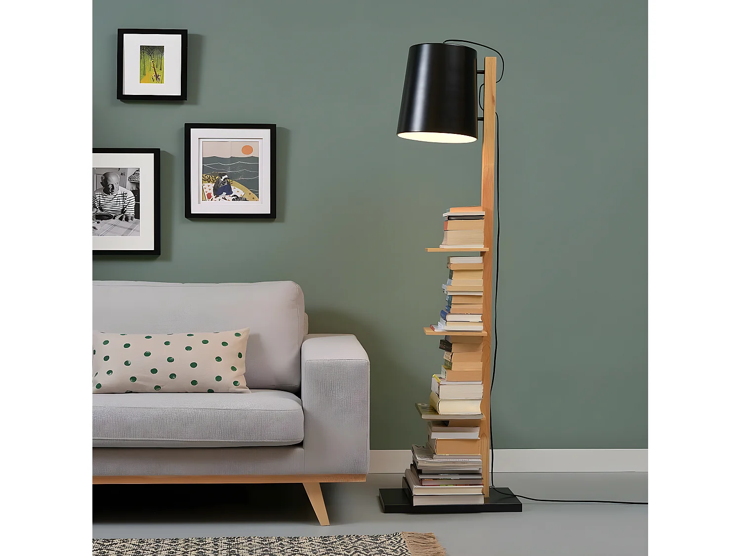 Boekenstandaard van natuurlijk hout met zwarte lampenkap
