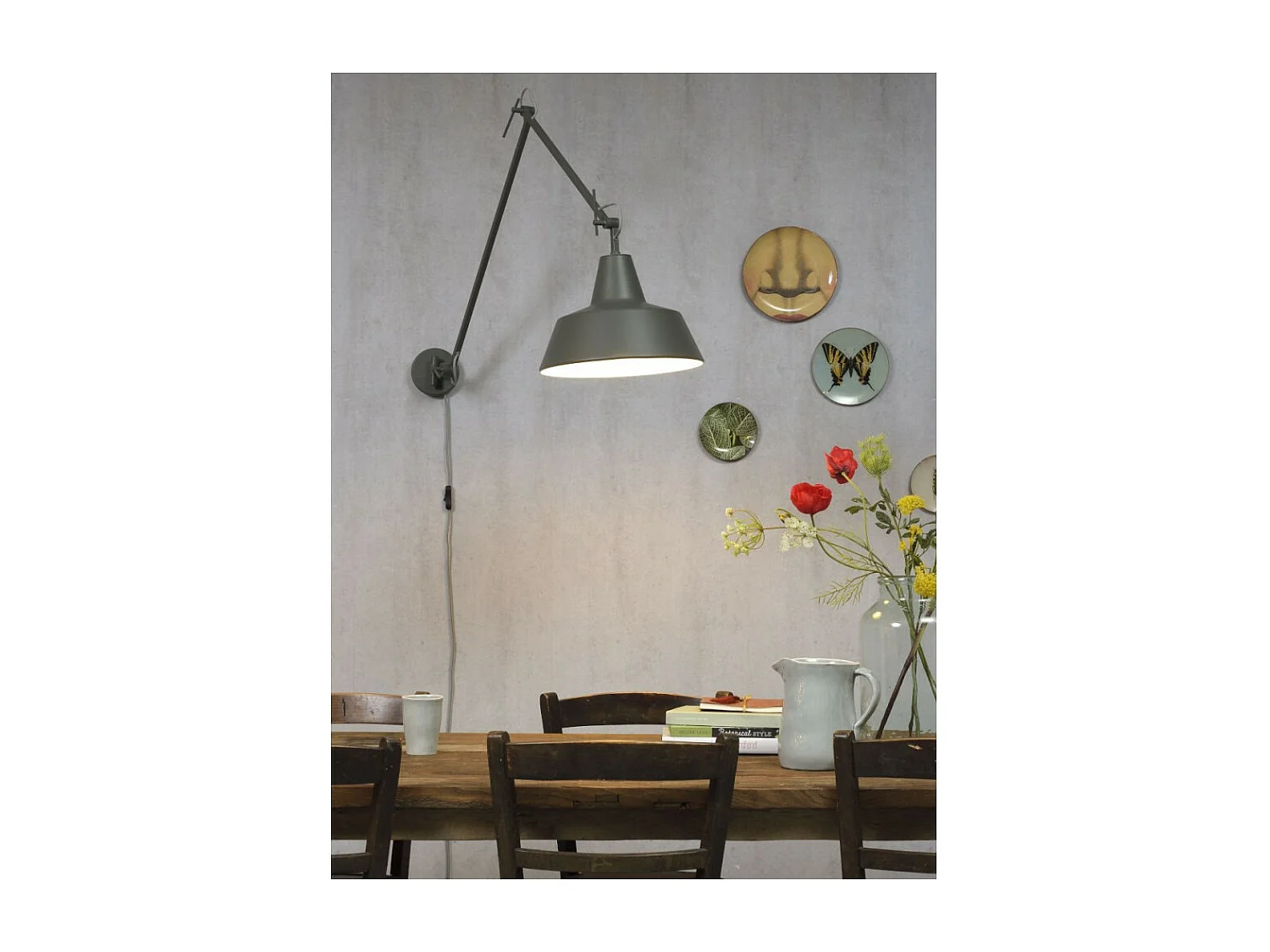 Applique murale en métal vert avec bras articulé