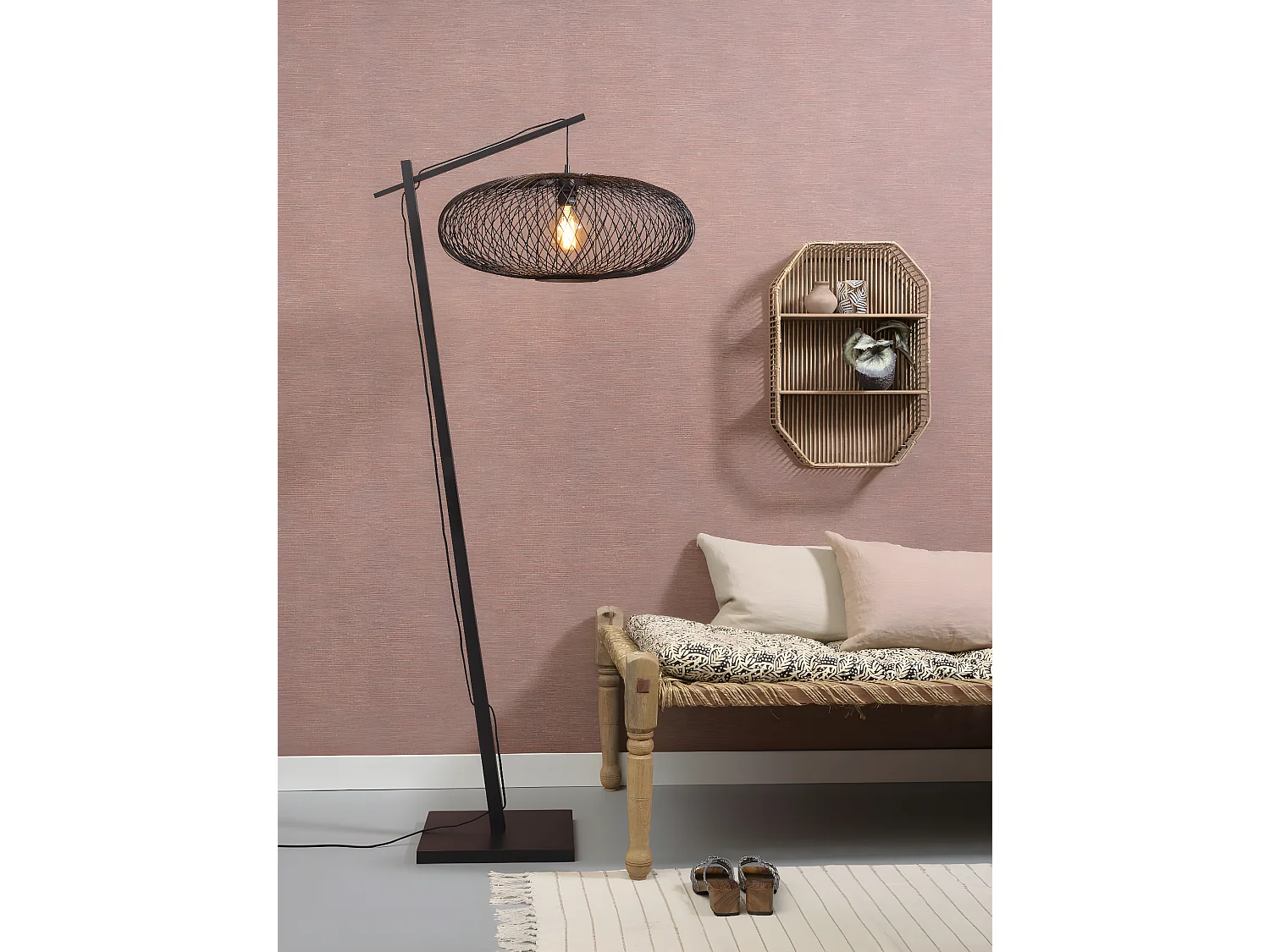 Zwarte bamboe vloerlamp met zwarte bamboe lampenkap