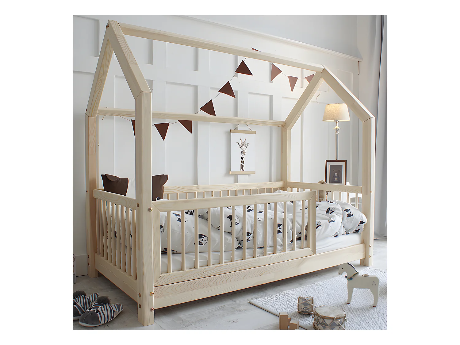 Lit cabane 90x200 barrière et sommier inclus pieds 5 cm Florie Bois