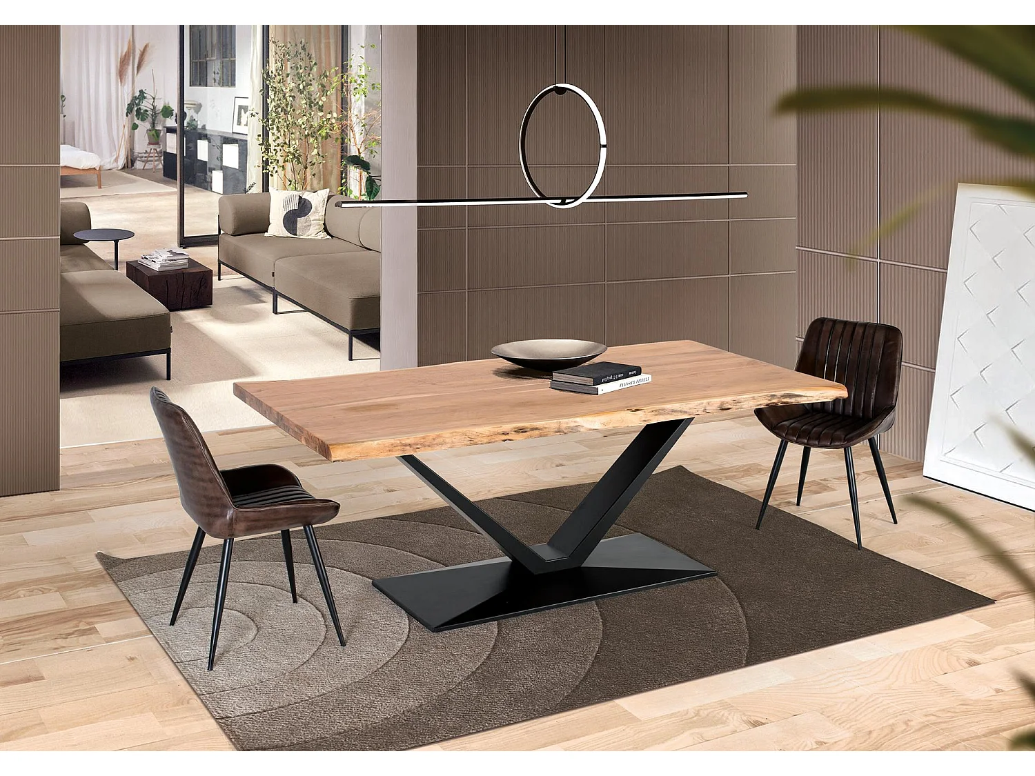 Esstisch aus Akazienholz und Metall