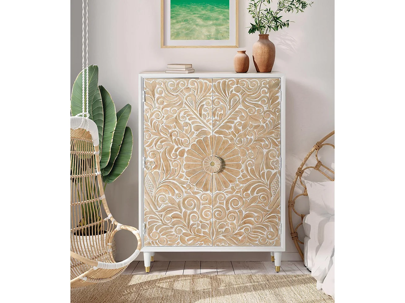 Aparador de madeira de manga branca com detalhes dourados BLANCO.Giner y Colomer.140x40x100