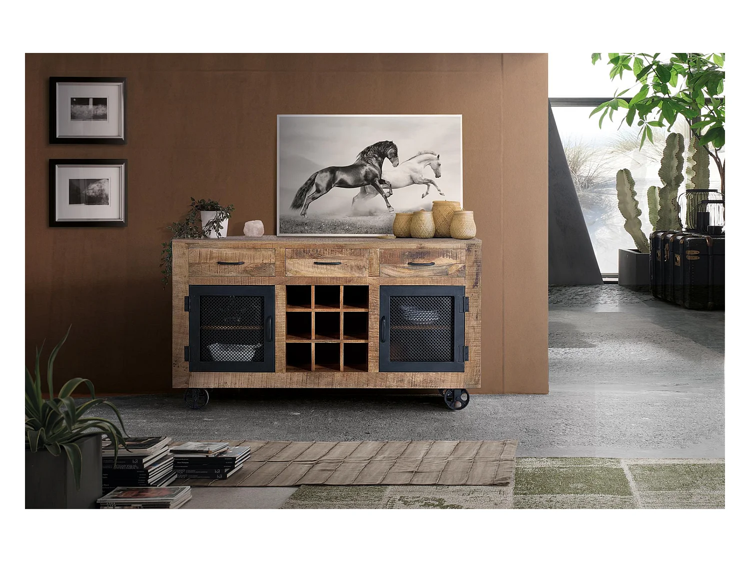 Buffet industriel en manguier et pieds en métal couleur naturelle