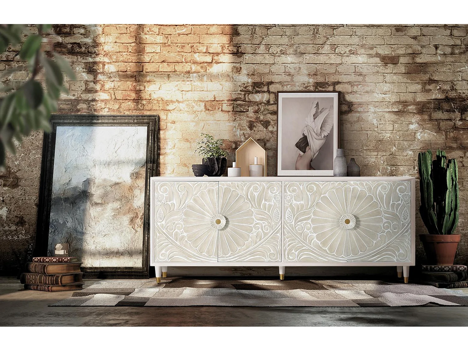 Buffet en bois de manguier avec des détails en or blanc