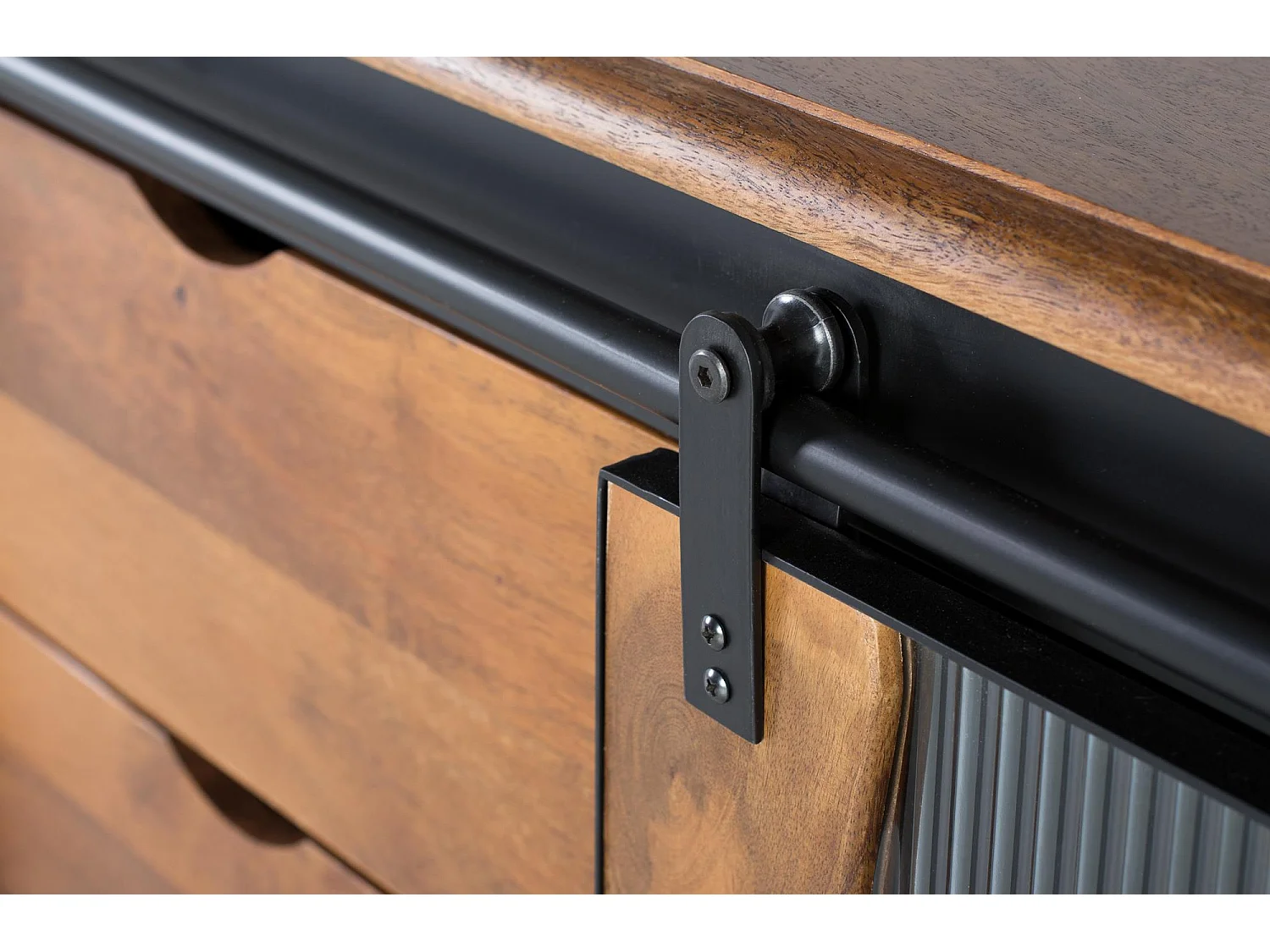 Credenza in massello di mango e metallo