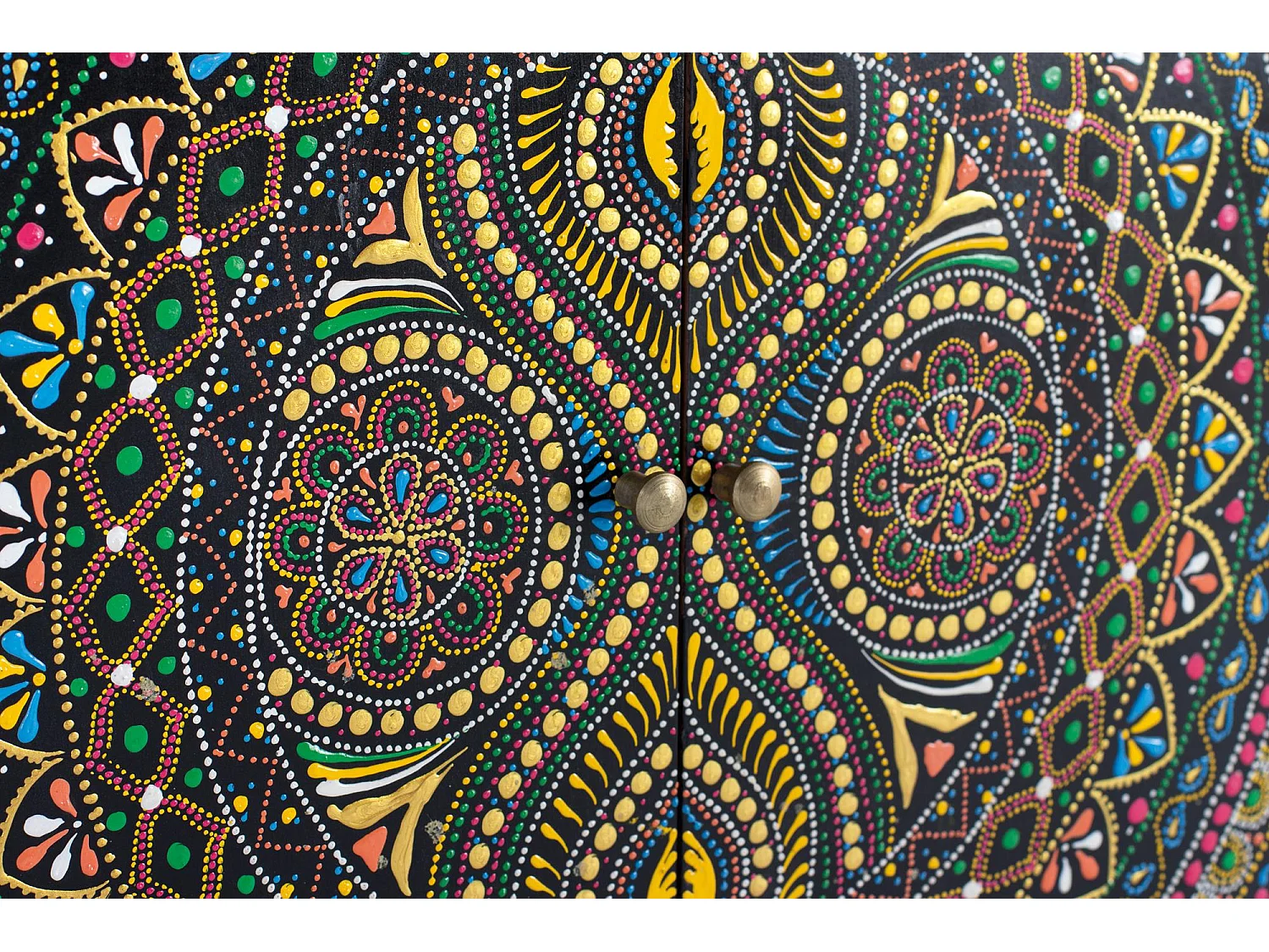 Mehrfarbiges Sideboard aus Mangoholz